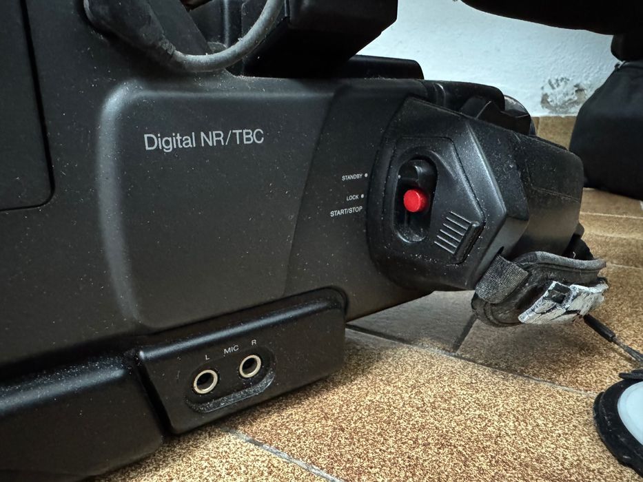 Câmera Sony CCD-V5000E + Acessórios