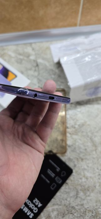 ПРОДАМ официальный телефон Samsung Galaxy A52, 8ram, 256gb violet