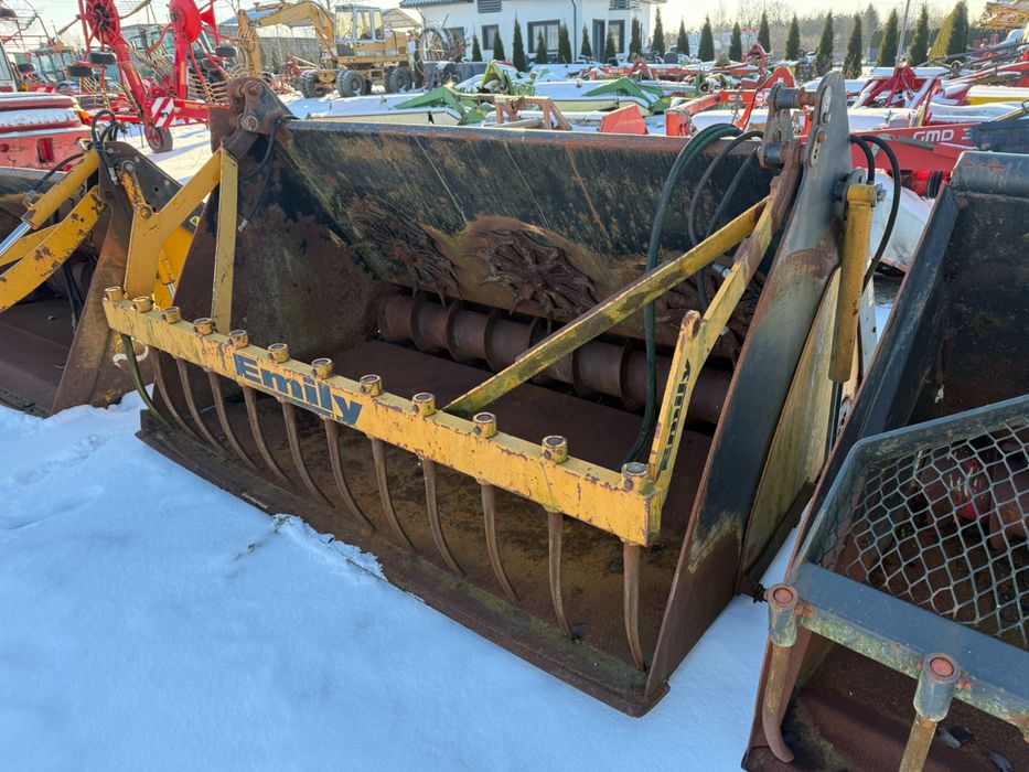 Łyżka do zadawania paszy Emily Omega 2.8 MX szufla z frezem paszowóz