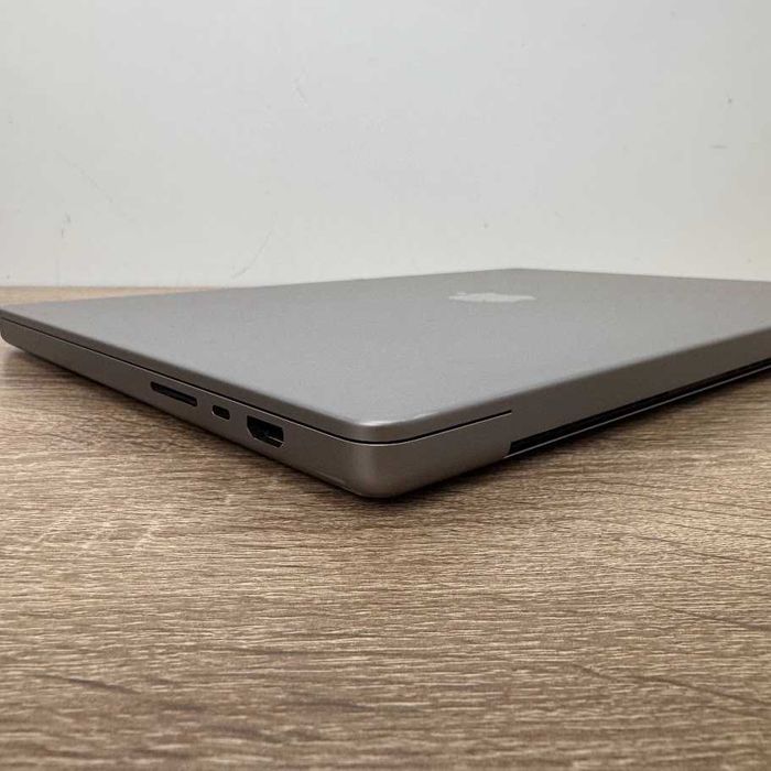 Macbook Pro 16" 2023 M2 Pro / 32Gb DDR5 / SSD 1000Gb акб:87% (код: M1466)