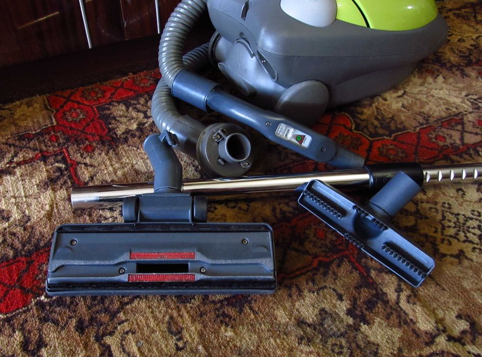 Пылесос SAMSUNG VC-7715H 1500W с функцией уничтожения насекомых