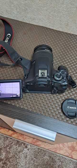 Продам фотокамеру Canon 600d