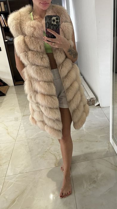 Продам жилетку песец S