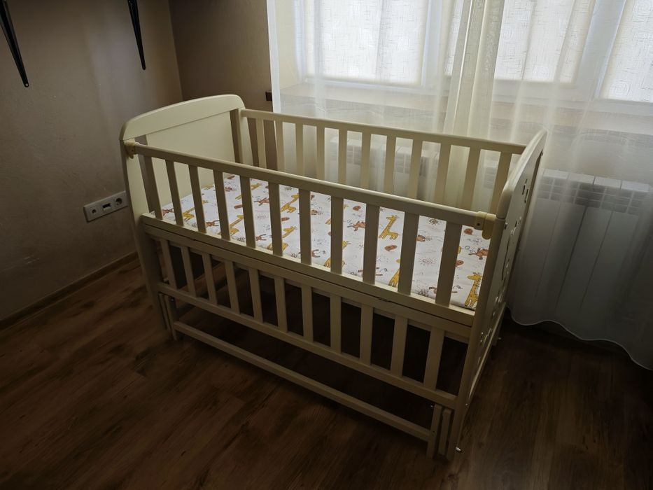 Кроватка дитяча.