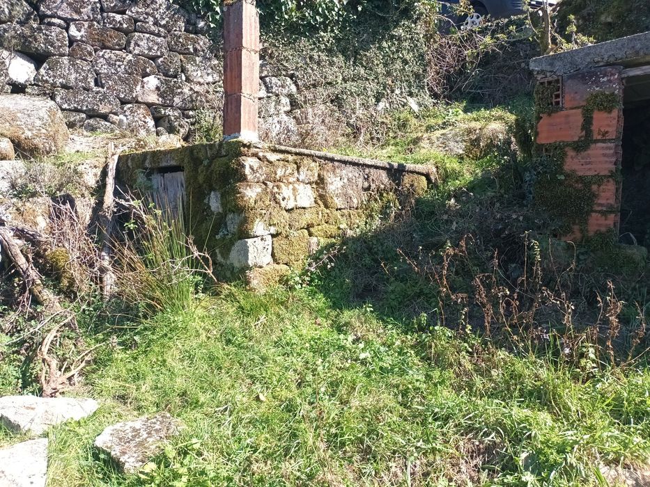 Vendo casa  para  reconstrução