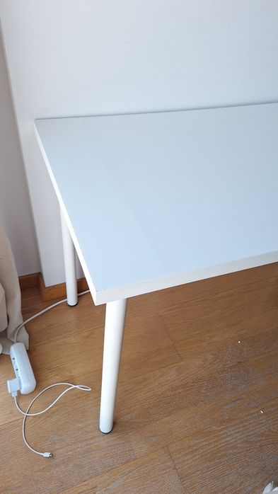 Secretária branca IKEA