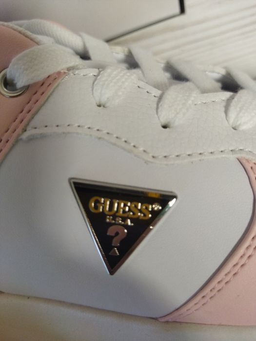 Жіночі кросівки Guess 41 р 42 р