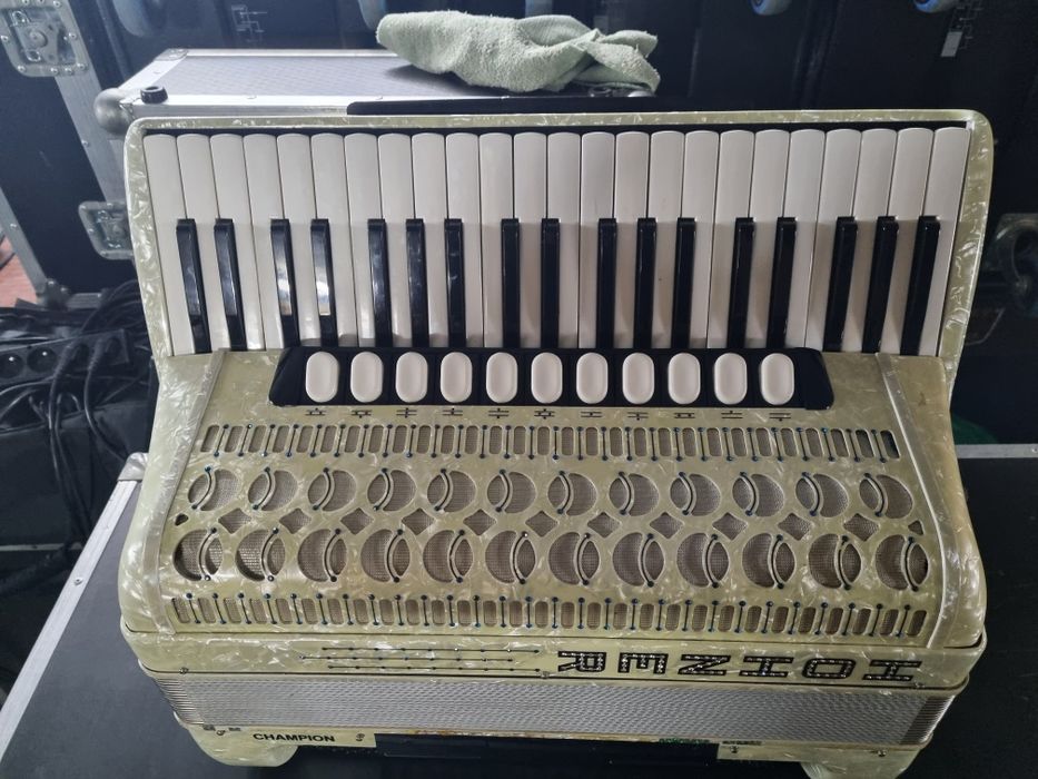 Akordeon Hohner Champion 120 Basów + Oryginalny Futerał | Stan Dobry