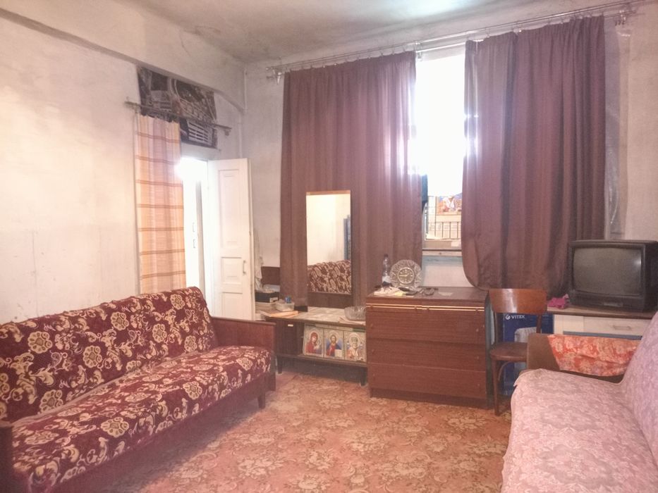 Продам  1х квартиру   метро Холодная  Гора