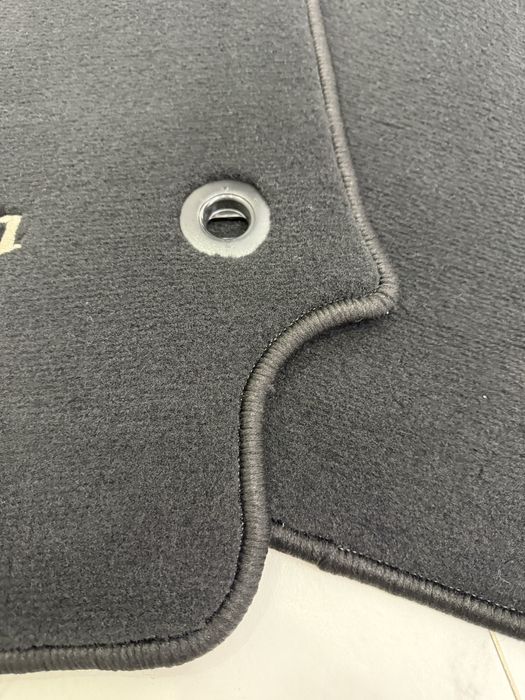 Килим на авто RAV 4