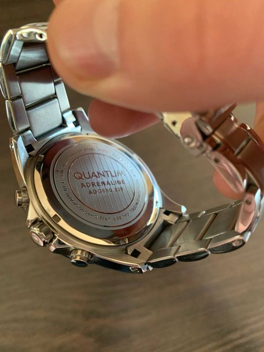 Часы QUANTUM ADG 680.330