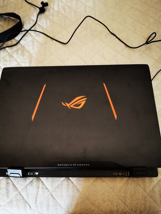 Portátil ASUS rog+ mala transporte+ rato asus