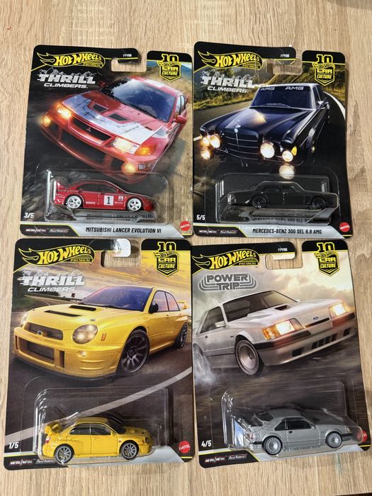 4 auta hot wheels premium