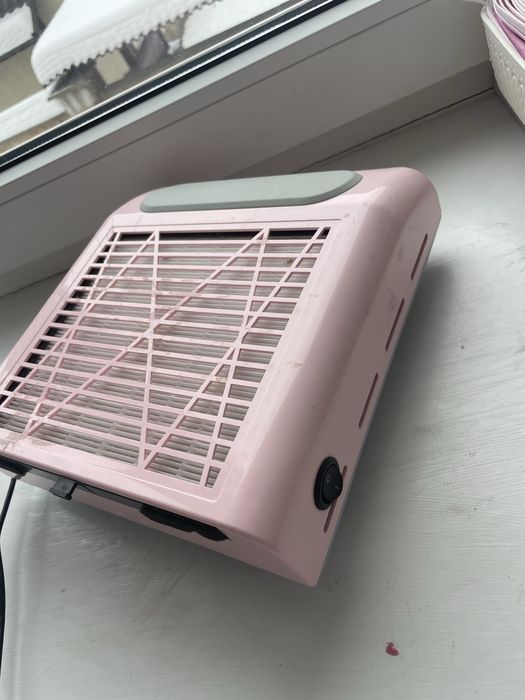 Витяжка для манікюру