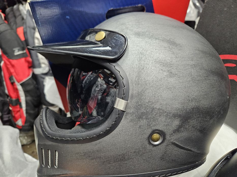 Мотошолом Shark, Lazer, SHOEI, мотокуртка  Alpinestars, Dainese, мотоботи