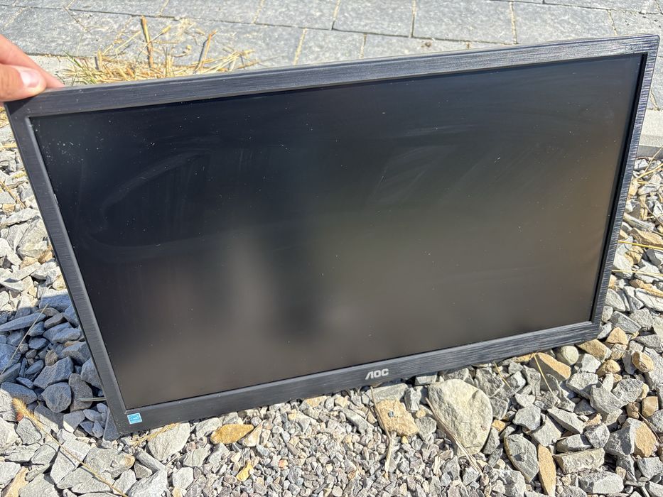 Monitor 22 cale