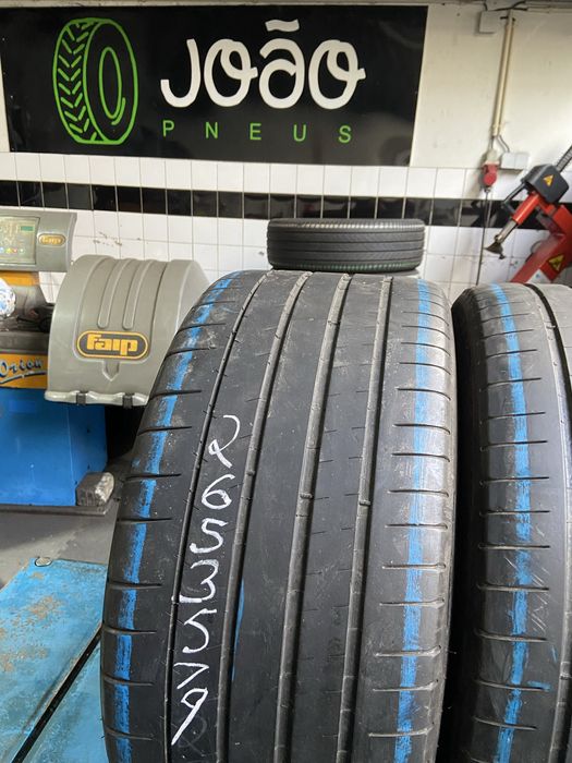 Pneus 265 / 35 19 Michelin