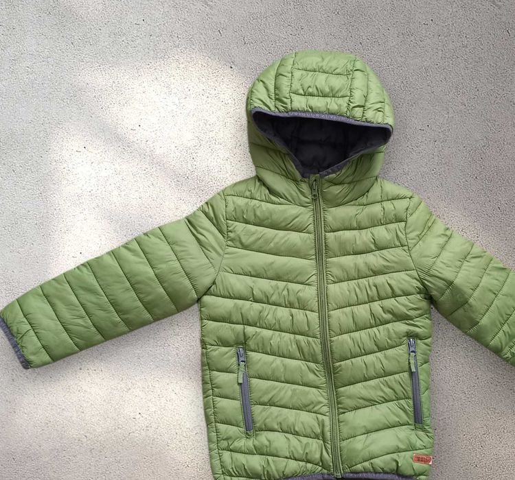 Куртка на хлопчика 6-7 років зріст 122 по бірці весна-осінь