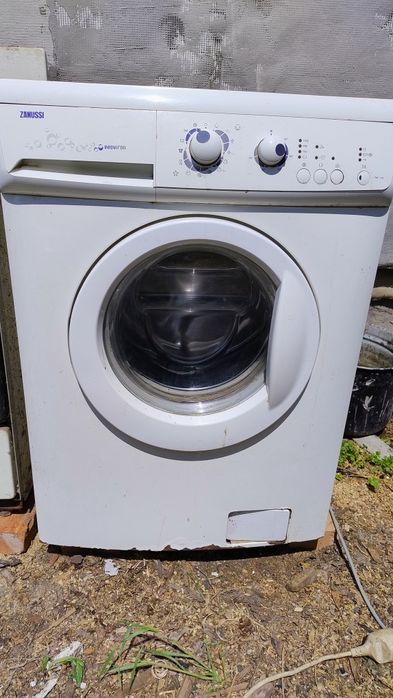 Продам пральну машину Zanussi zwf 3105