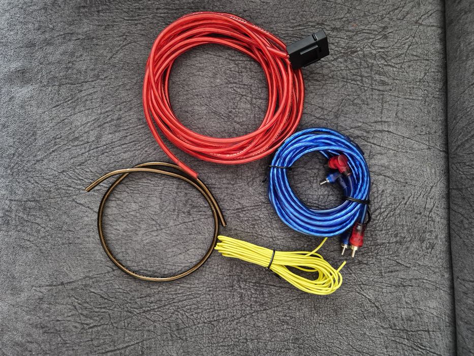 Продам новий автомобільний сабвуфер 8" 300W