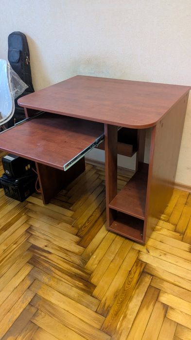 Стол компьютерный