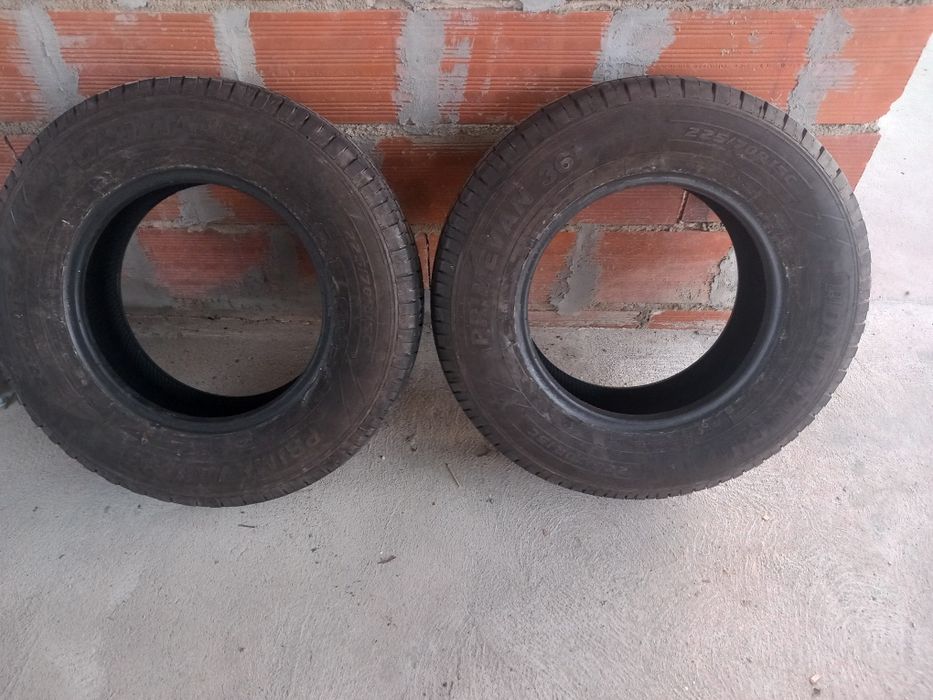 Pneu 255x70x15 muito bom