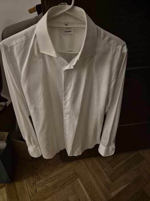 Biała koszula męska