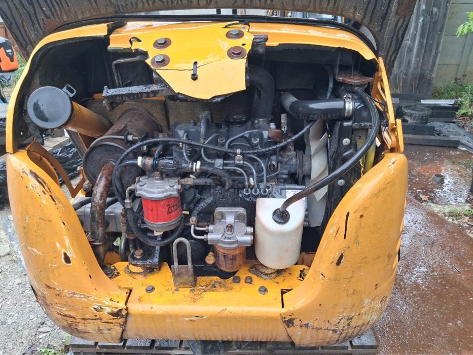 Minikoparka JCB 8015