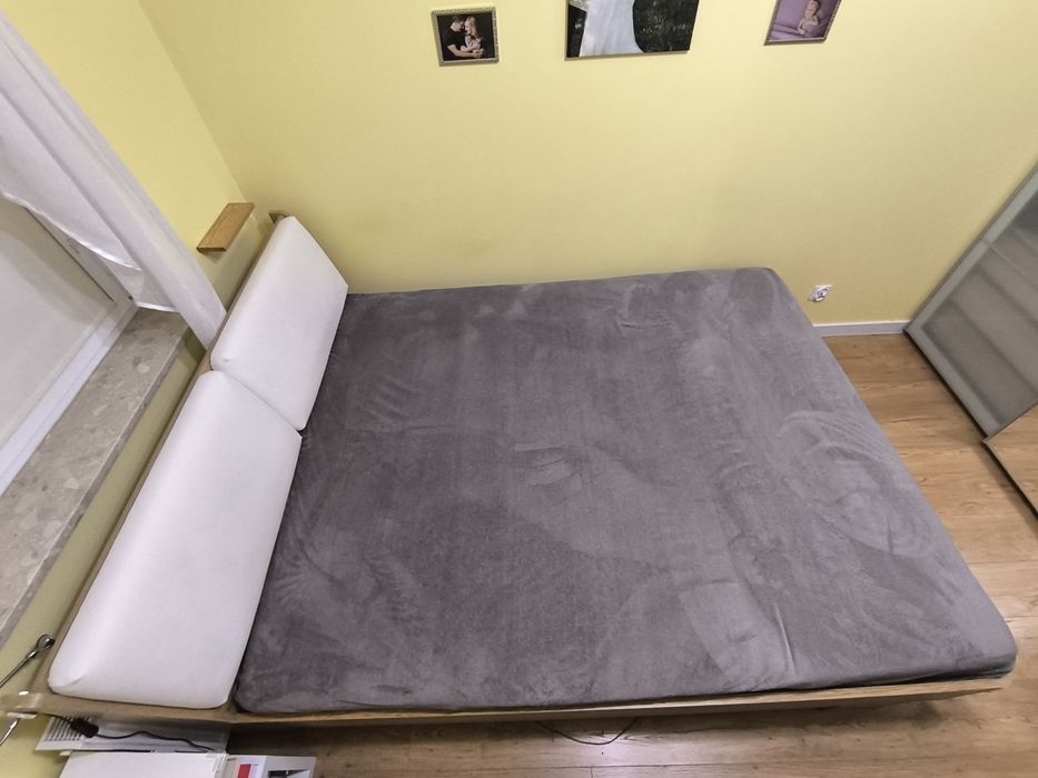 Łóżko z materacem 160x200