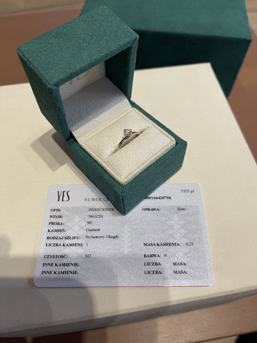 Złoty pierścionek YES diament 0,25ct certyfikat