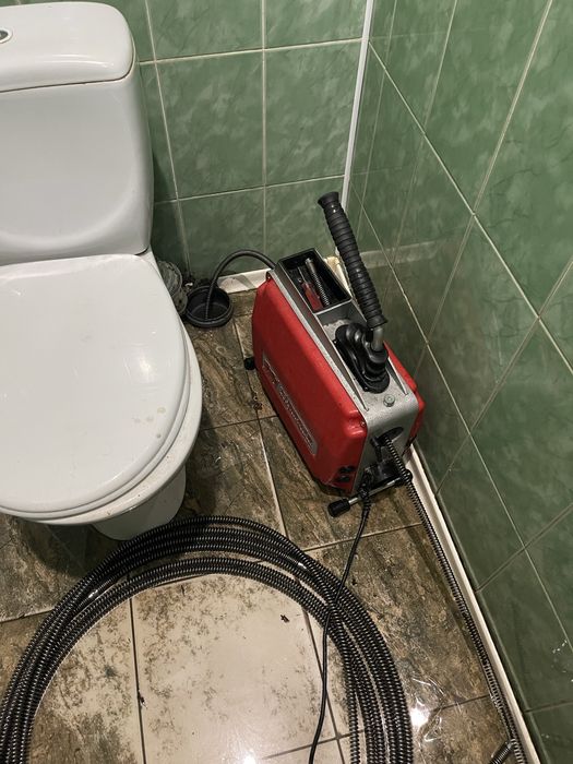 Механічна прочистка каналізаційних труб