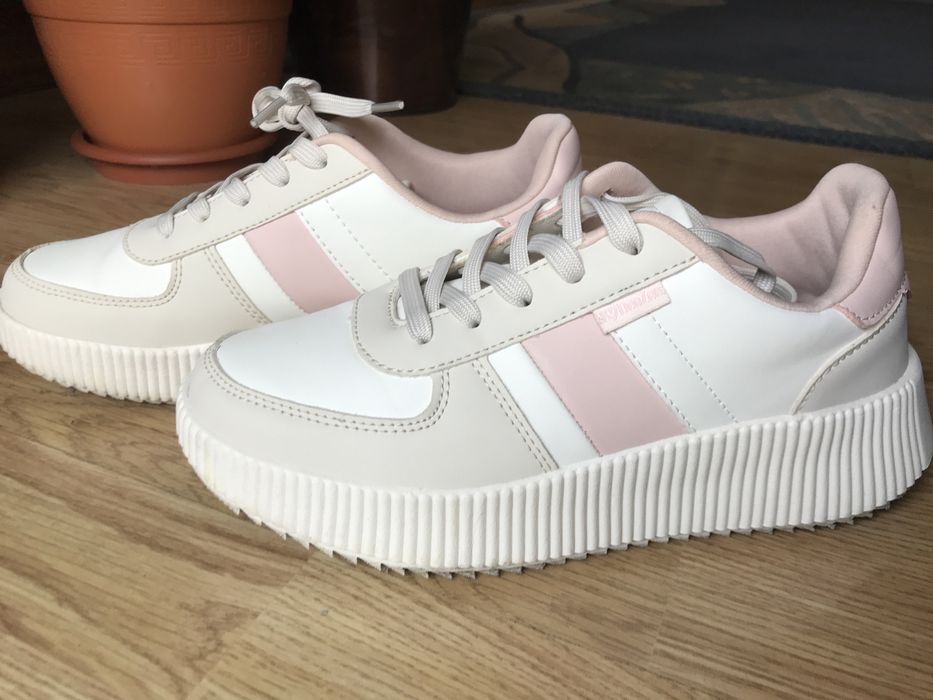 DeeZee. Damskie buty sportowe rozmiar 38