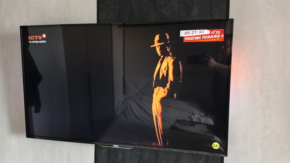 PHILIPS телевізор 49 діагональ