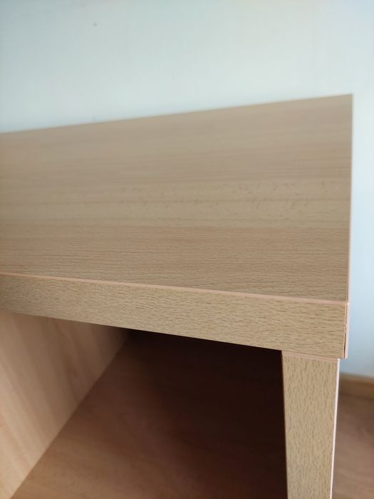 Secretária com gavetas azuis