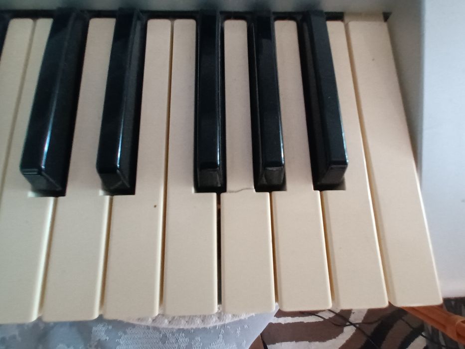 Keyboard Yamaha PSR E403 sprawny