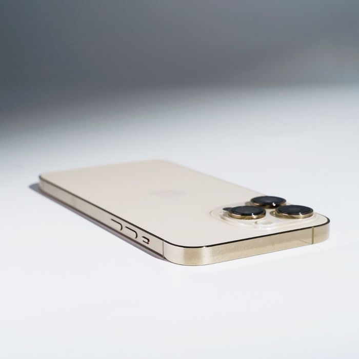Iphone 14 Pro Max Gold .