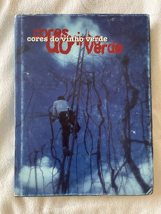 Livros (temas: Salvador Caetano, Joaquim Nabuco, navegadores, animais)