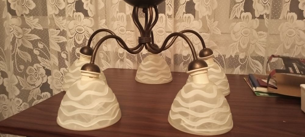 Żyrandol - lampa sufitowa