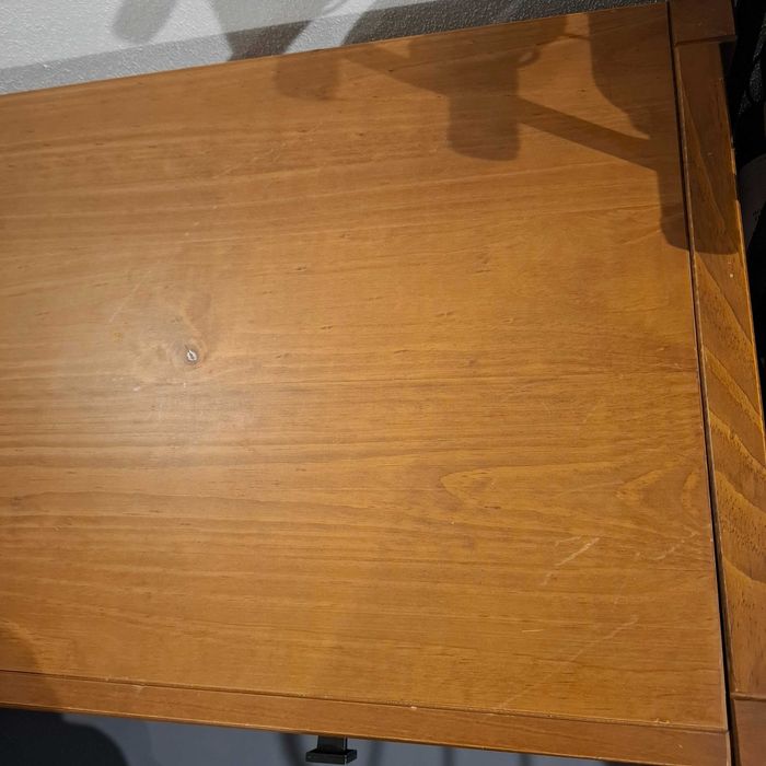 Secretária em pinho maciço