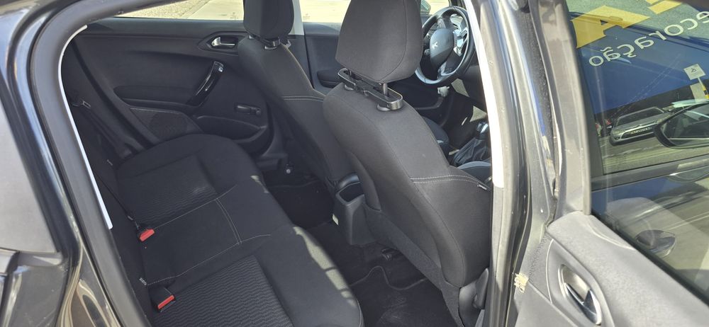 Peugeot 208 1.6 HDI - 2015