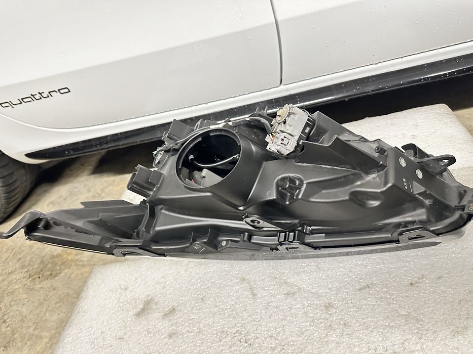 Передняя правая фара Lexus NX, Лексус