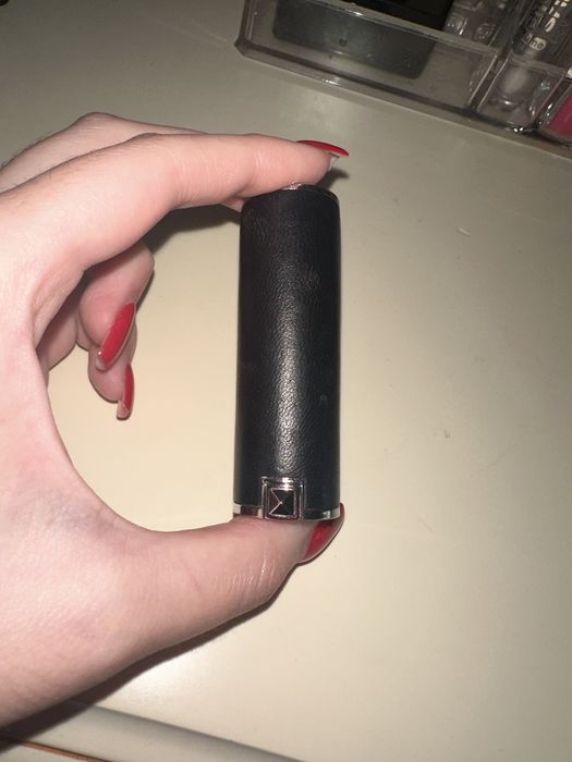 Помада Givenchy бежевая