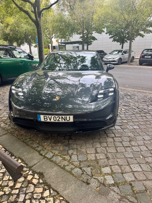 Porsche Taycan Cross Turismo 4