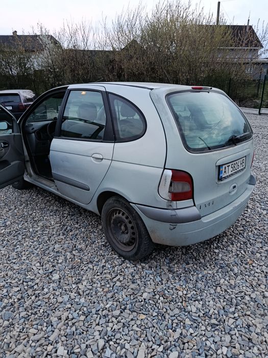 Рено Меган - Сценік