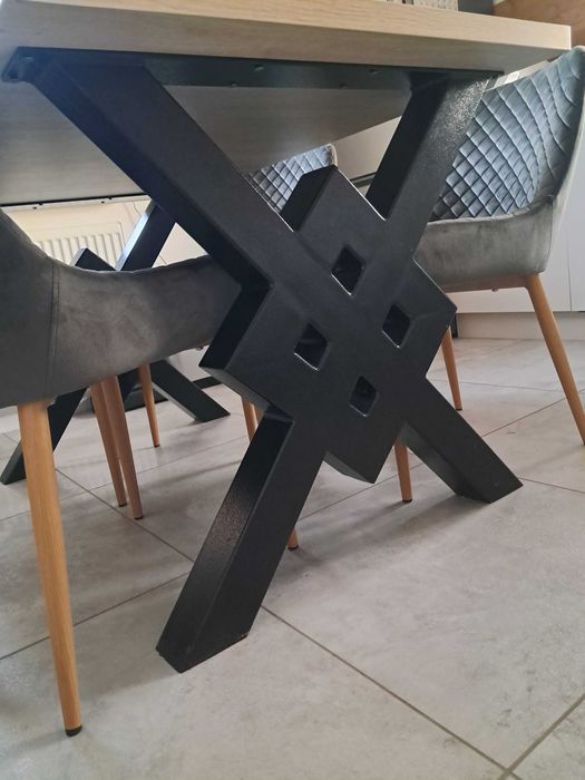 Stół nowoczesny do jadalni