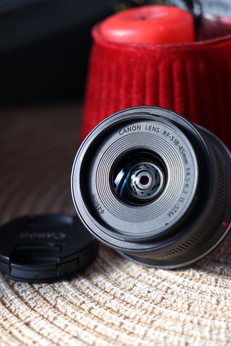 Обʼєктив Canon RF-S 18-45mm f/4.5-6.3 IS STM