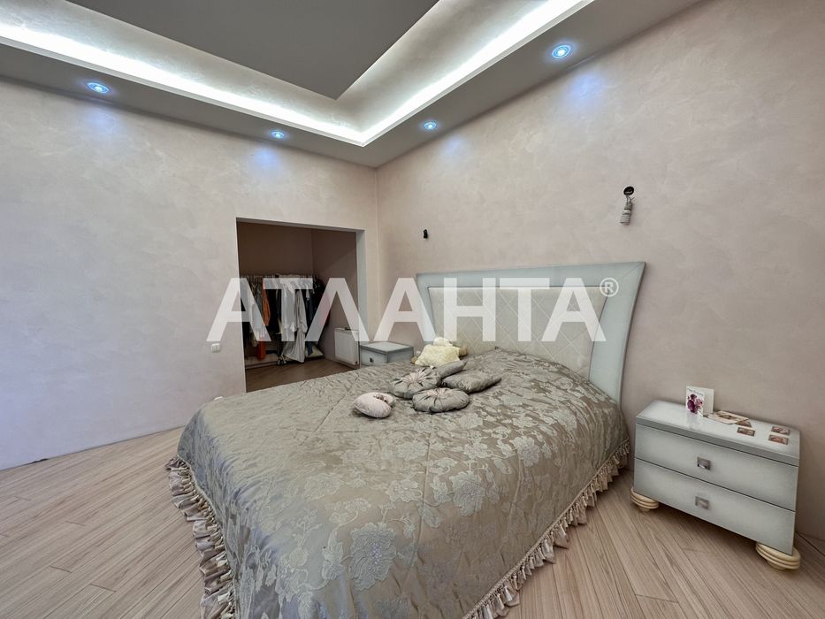 3-уровневый дом с ремонтом на 5.5 сотках на Фонтане