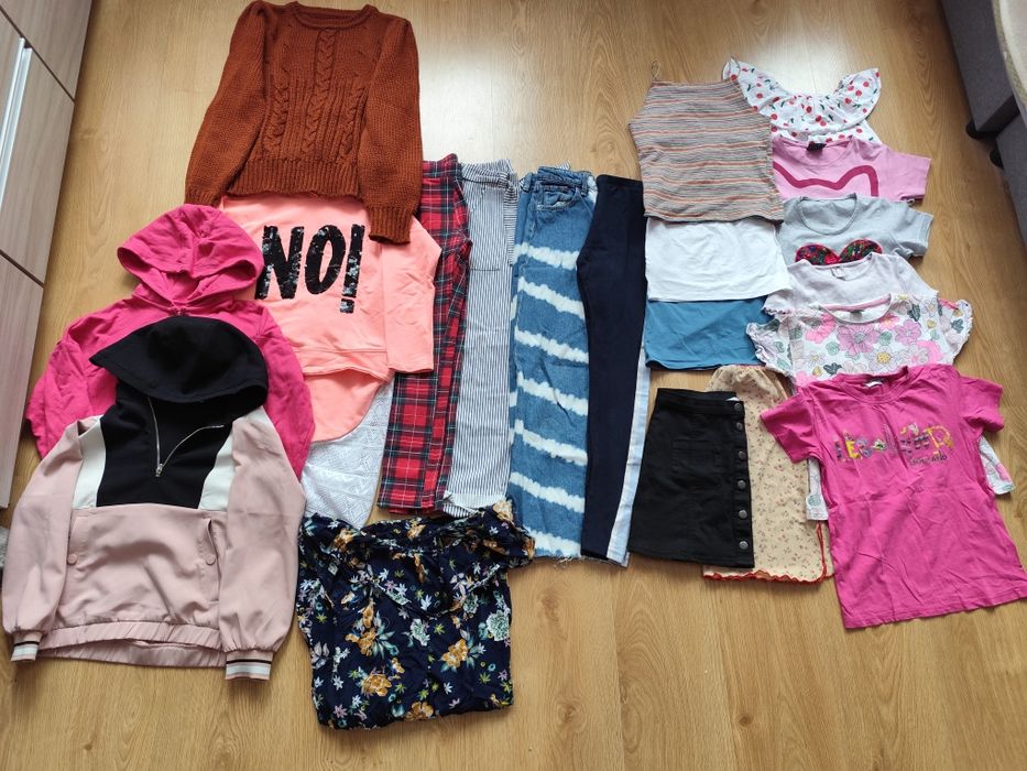 Ubrania dla dziewczynki 140/148