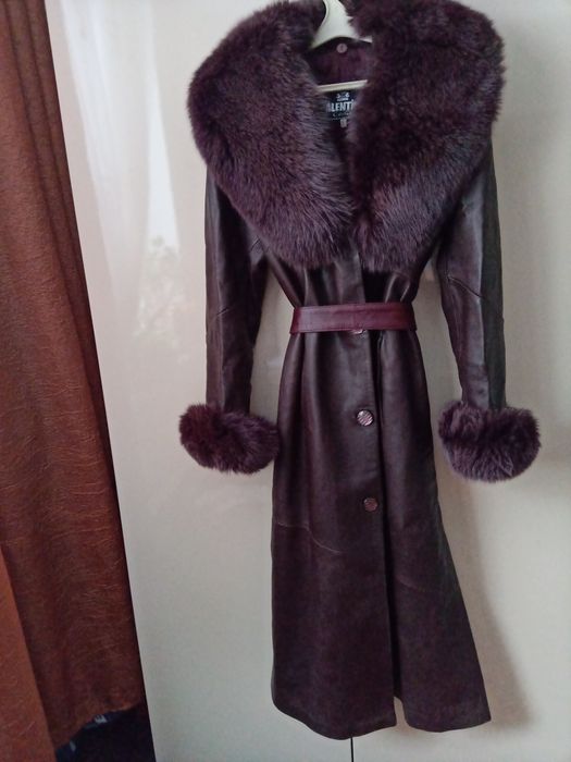 Женское кожаное пальто