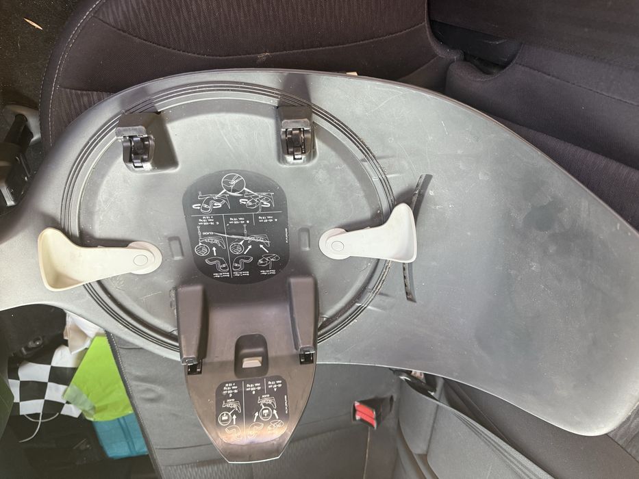 Fotelik cybex sirona t size z bazą obrotową 360 st